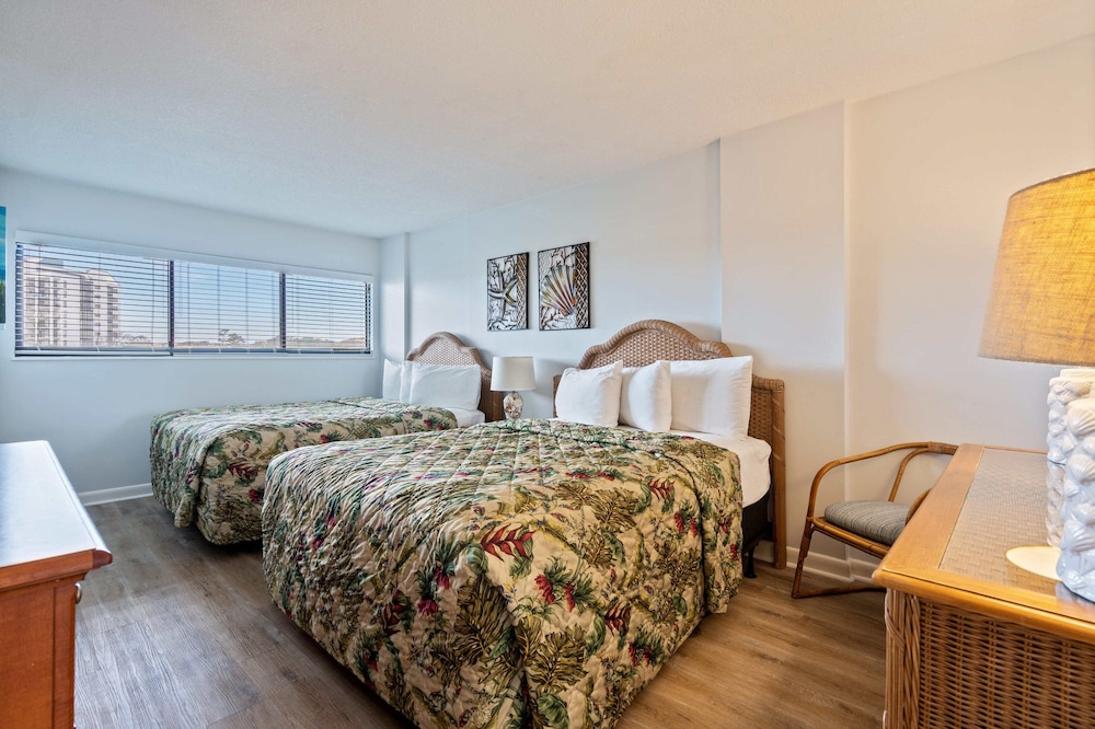 Suite, 2 Bedrooms, Non Smoking, Oceanfront photo 2