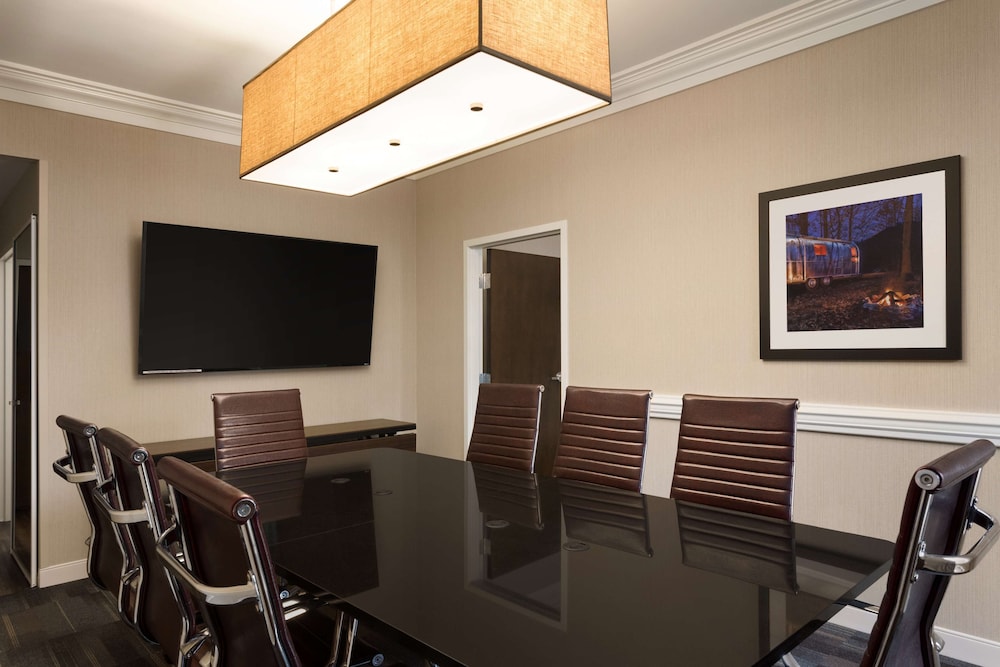Room, 1 King Bed, Non Smoking (Conference Room) photo 1