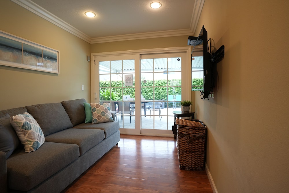 House, Multiple Beds, Pool Access, Pool View (Destination #18)