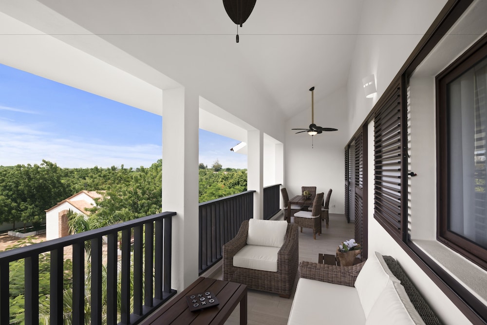 Family Studio Suite, 2 Bedrooms, 2 Bathrooms, Garden Area