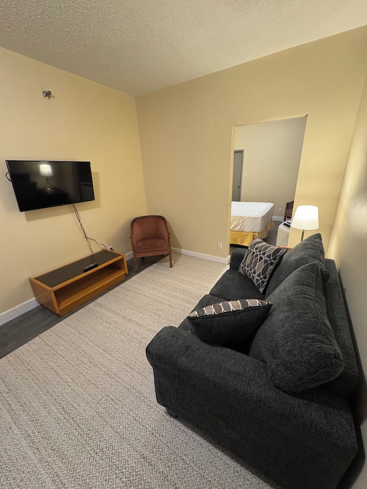 Studio Suite photo 3