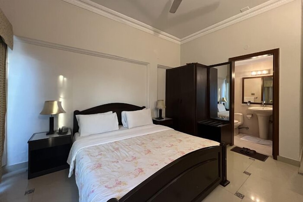 Deluxe Room - Photo 4