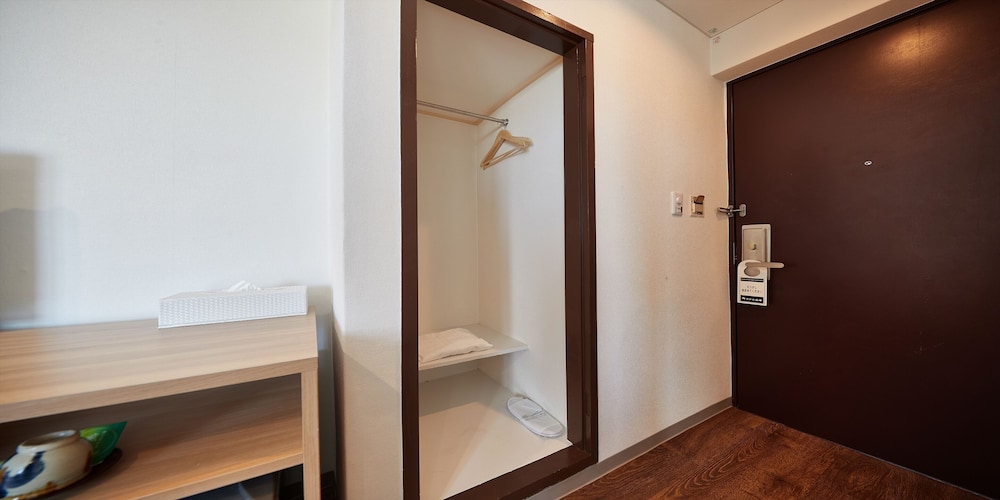 Single Room - Photo 11