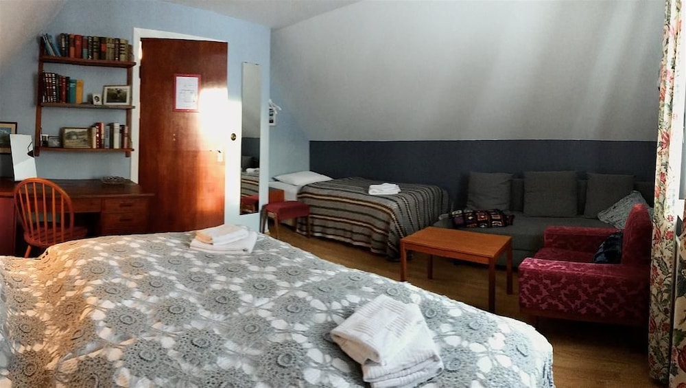 Triple Room, Shared Bathroom (Sveita) photo 2