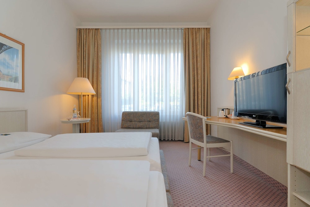 Comfort Room, 1 Double Bed, Bathtub photo 3