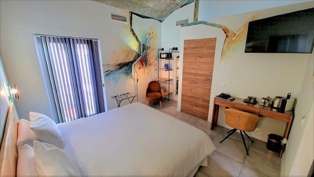 Panoramic Room - Photo 1