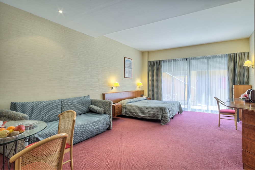 Basic Quadruple Room photo 1