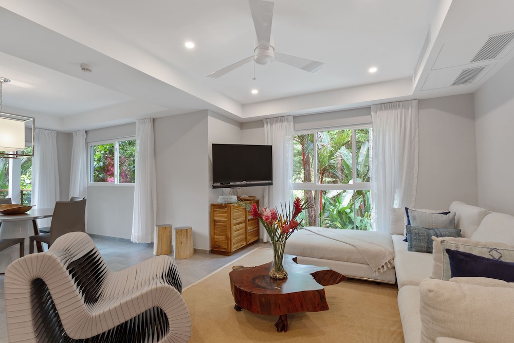 2 Bedroom Residence Rainforest View