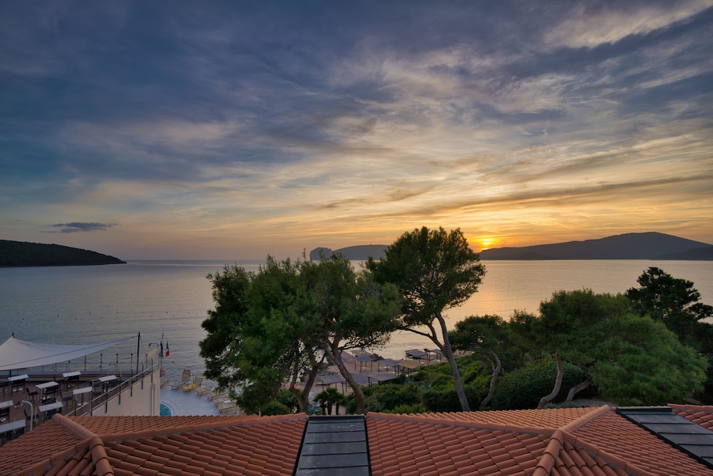Deluxe Room, Balcony, Sea View - Photo 2