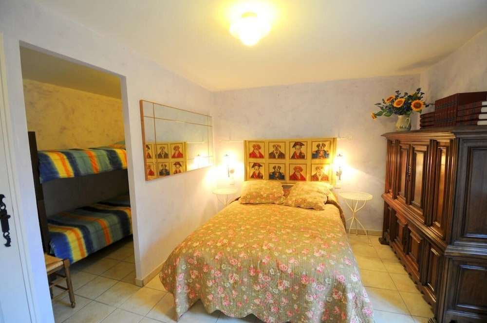 Quadruple Room (Montangerand) photo 1