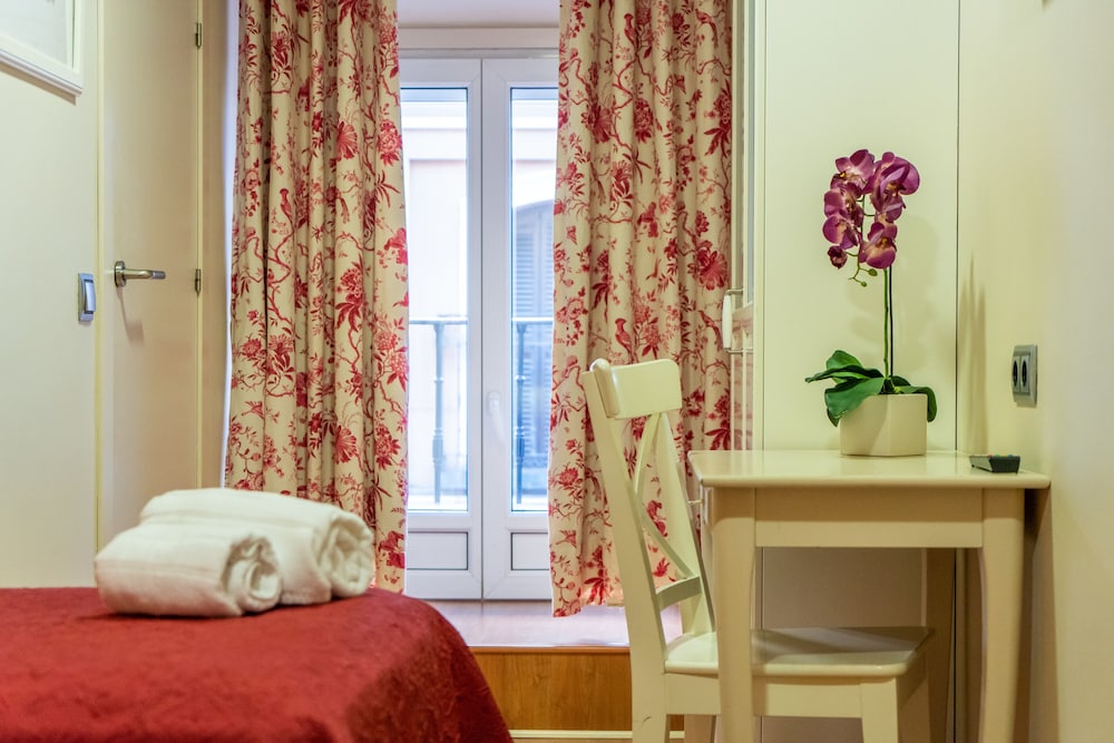 City Double or Twin Room - Photo 19