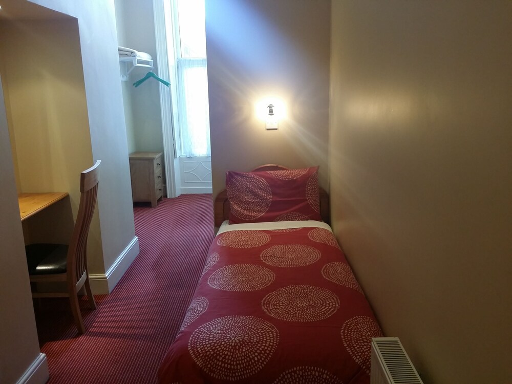 Standard Room, 2 Twin Beds photo 2