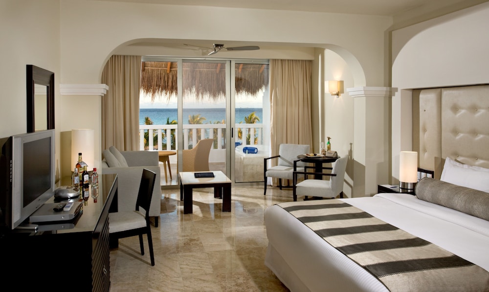 Suite (with Jacuzzi)