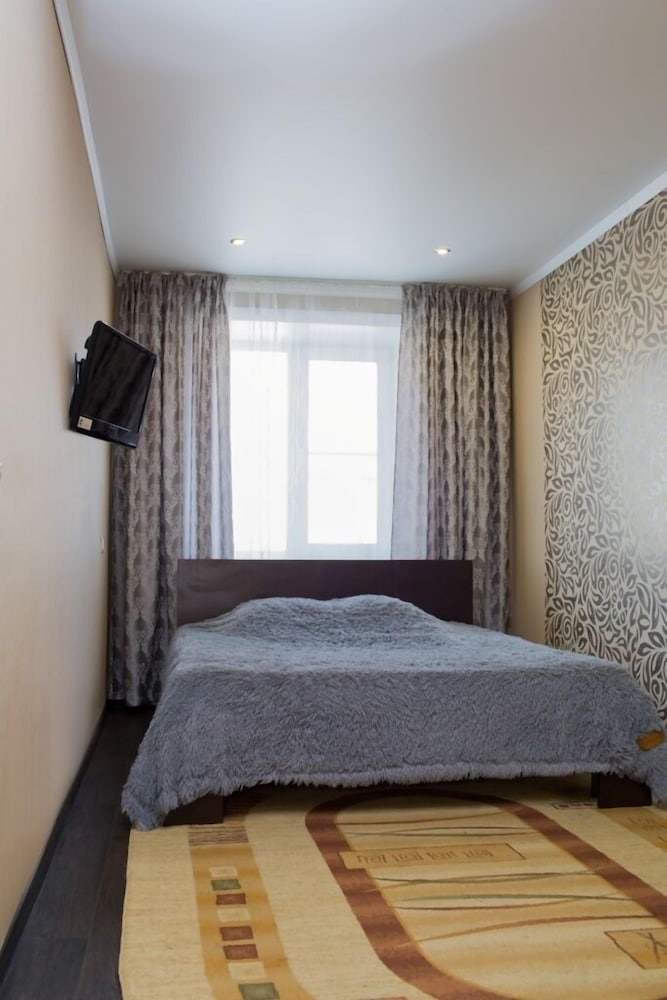Apartment, 2 Bedrooms (Mukhacheva, 125)