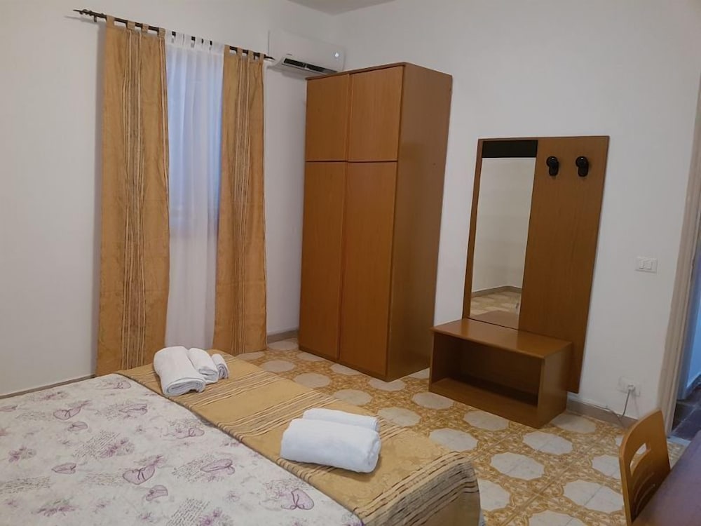 Apartment, 2 Bedrooms, Beach View (6) photo 2