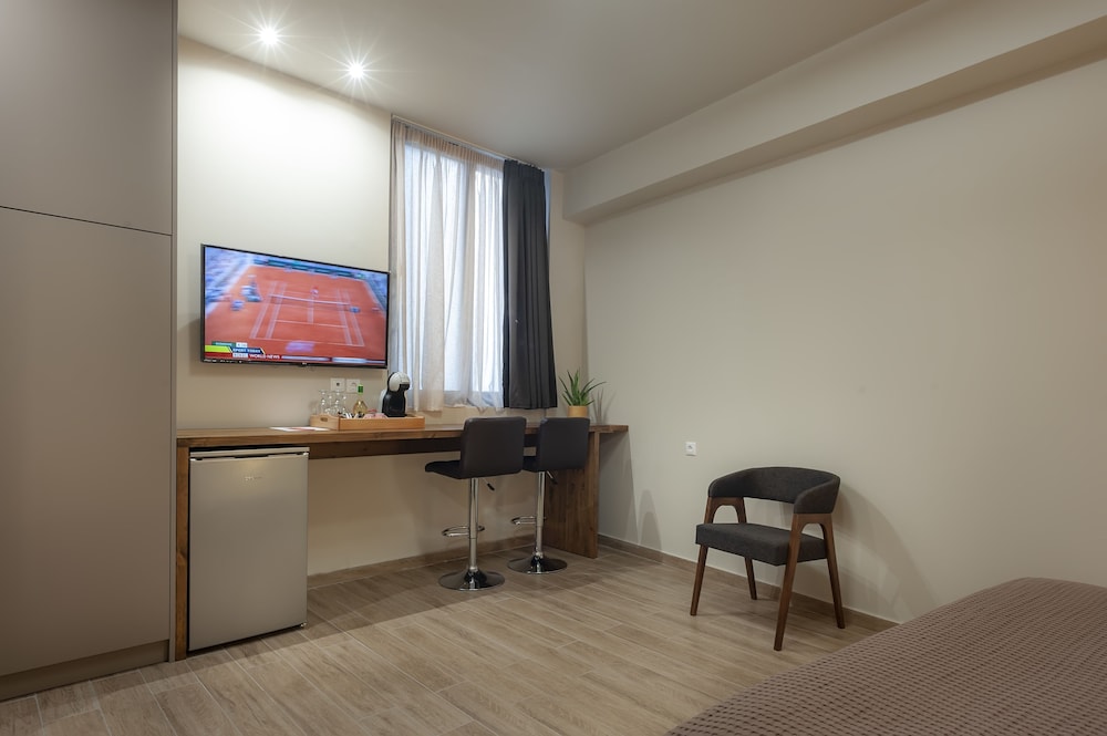 Deluxe Double Room, 1 Queen Bed photo 3