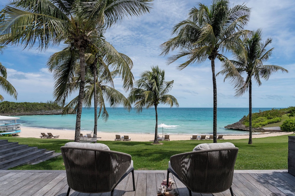 Room, 1 King Bed, Beachfront - Photo 3