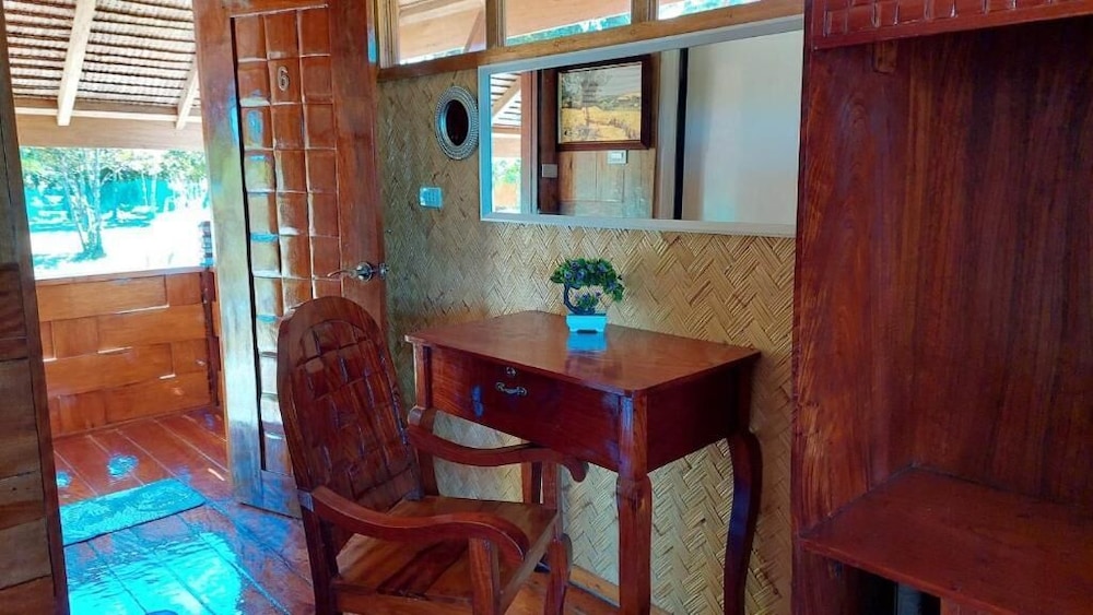 Economy Cabin, 1 Double Bed, Non Smoking, Beach View - Photo 3