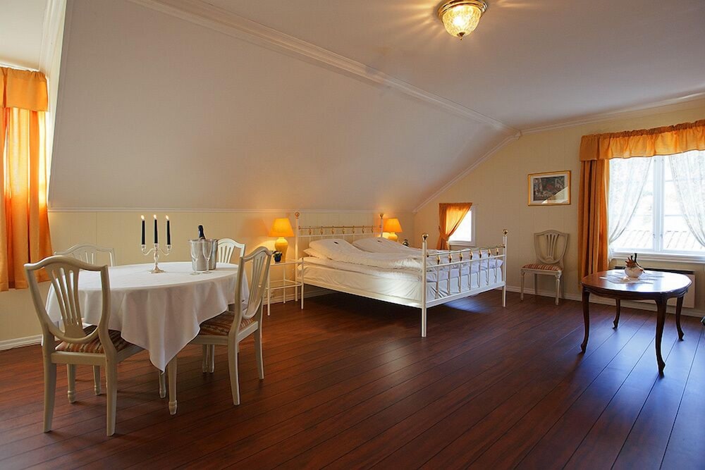 Suite, 1 Queen Bed photo 2