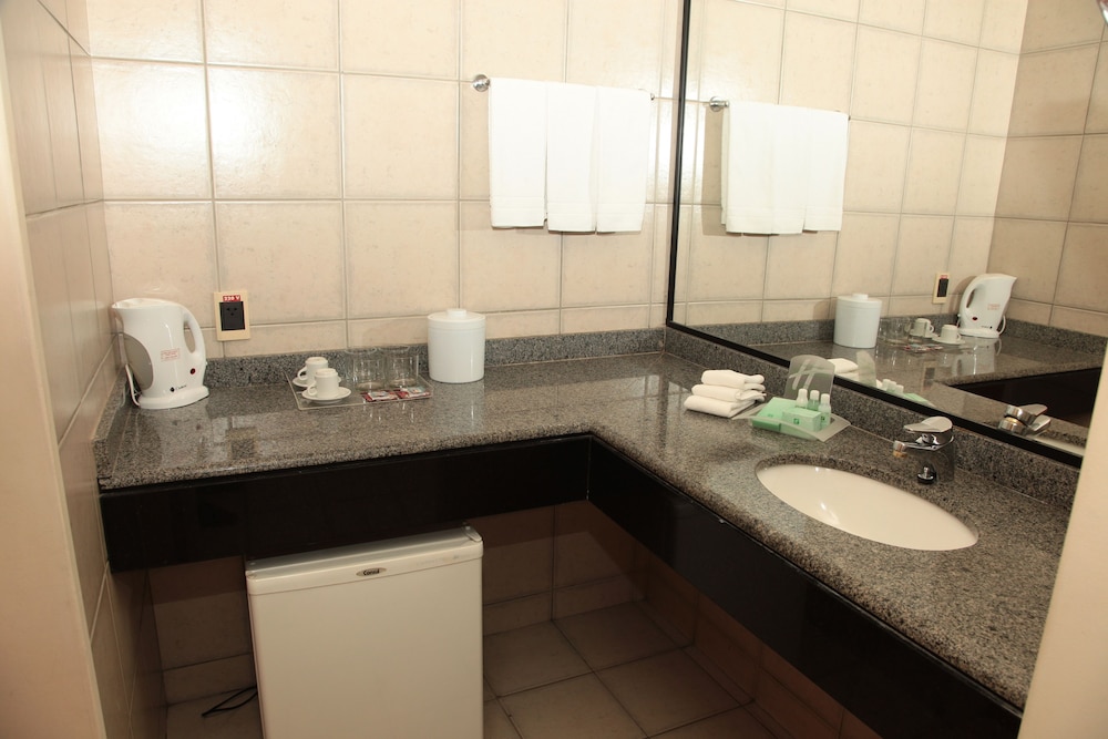 Premium Room, 1 King Bed, Balcony - Photo 7