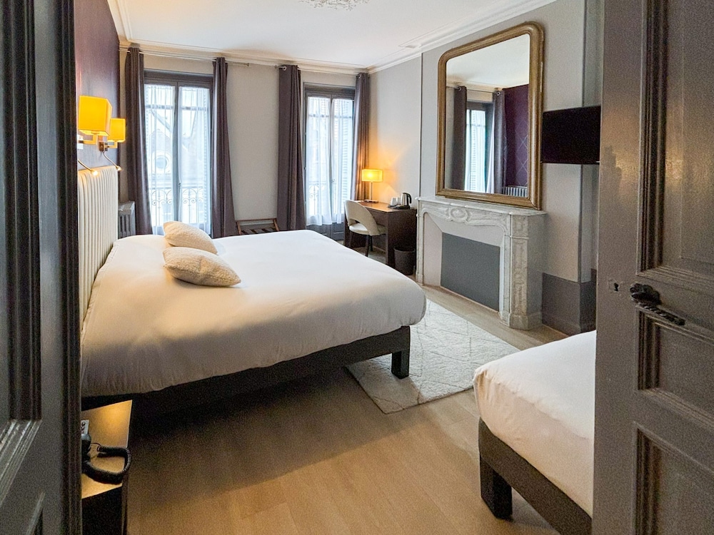 Premium Double or Twin Room photo 1