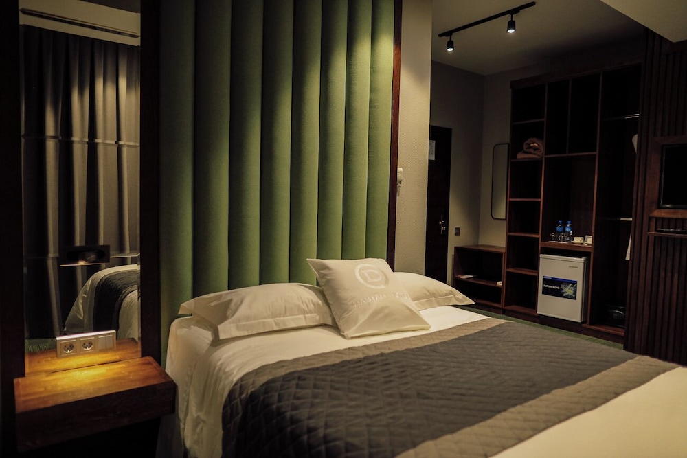 Standard Room, 1 Queen Bed