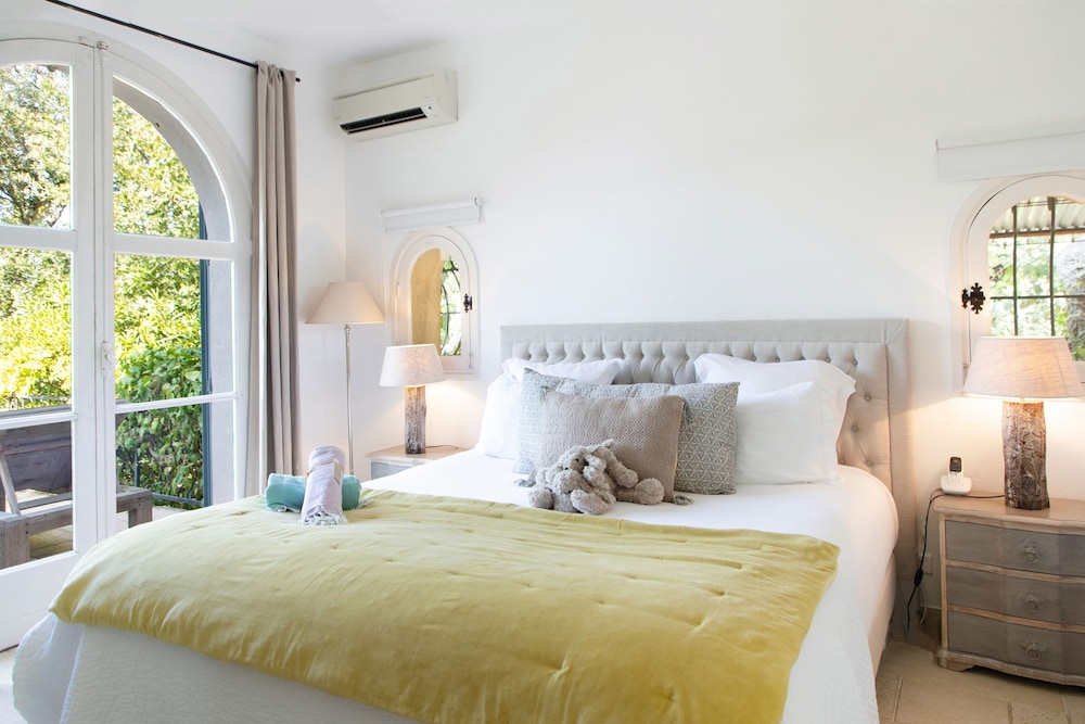 Bastide Suite,  2-bedrooms, sea view with swimming pool photo 2