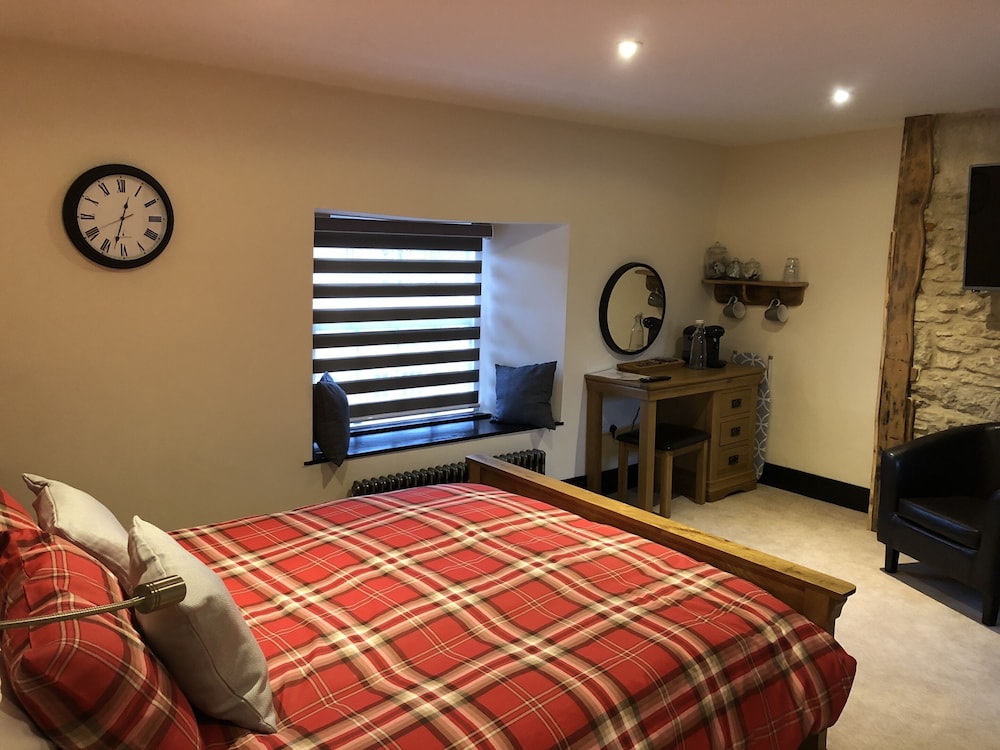 Standard Double Room, Ensuite - Photo 6
