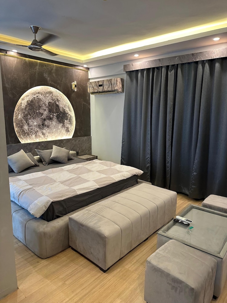 Deluxe Double Room, City View