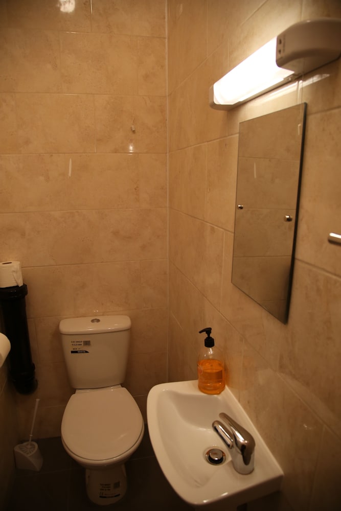 Twin Room, Ensuite photo 2