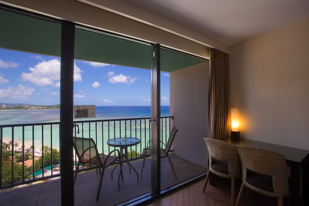 Twin Room Ocean Front (Infinity Tower) photo 2