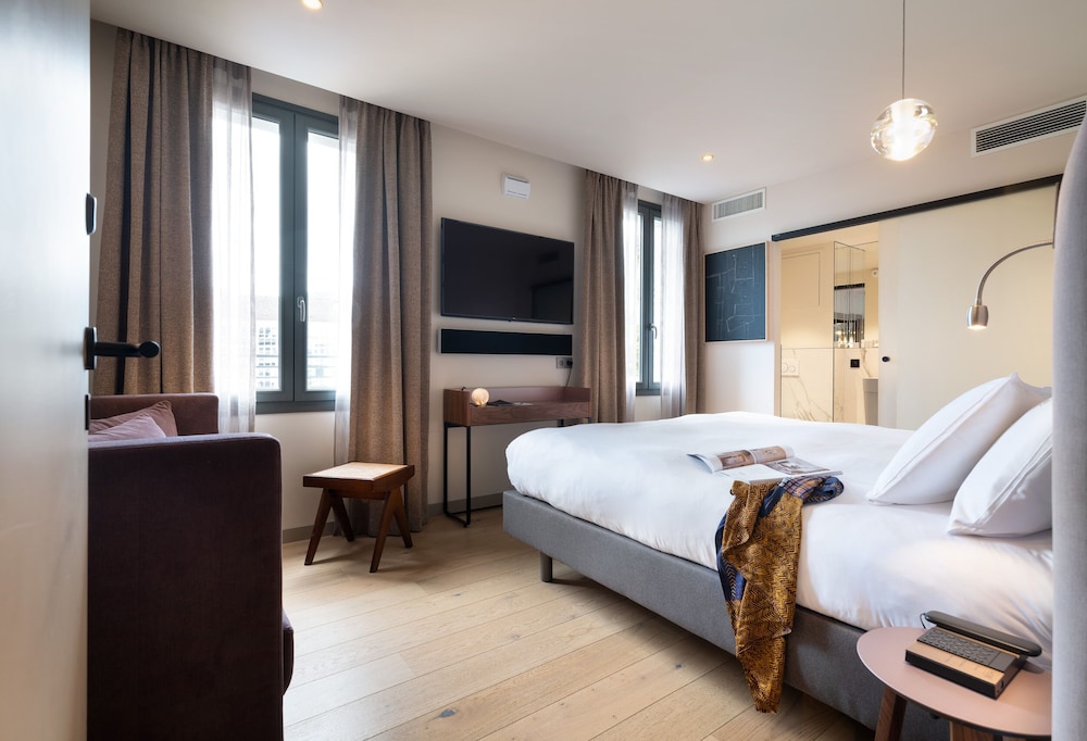 Signature Room