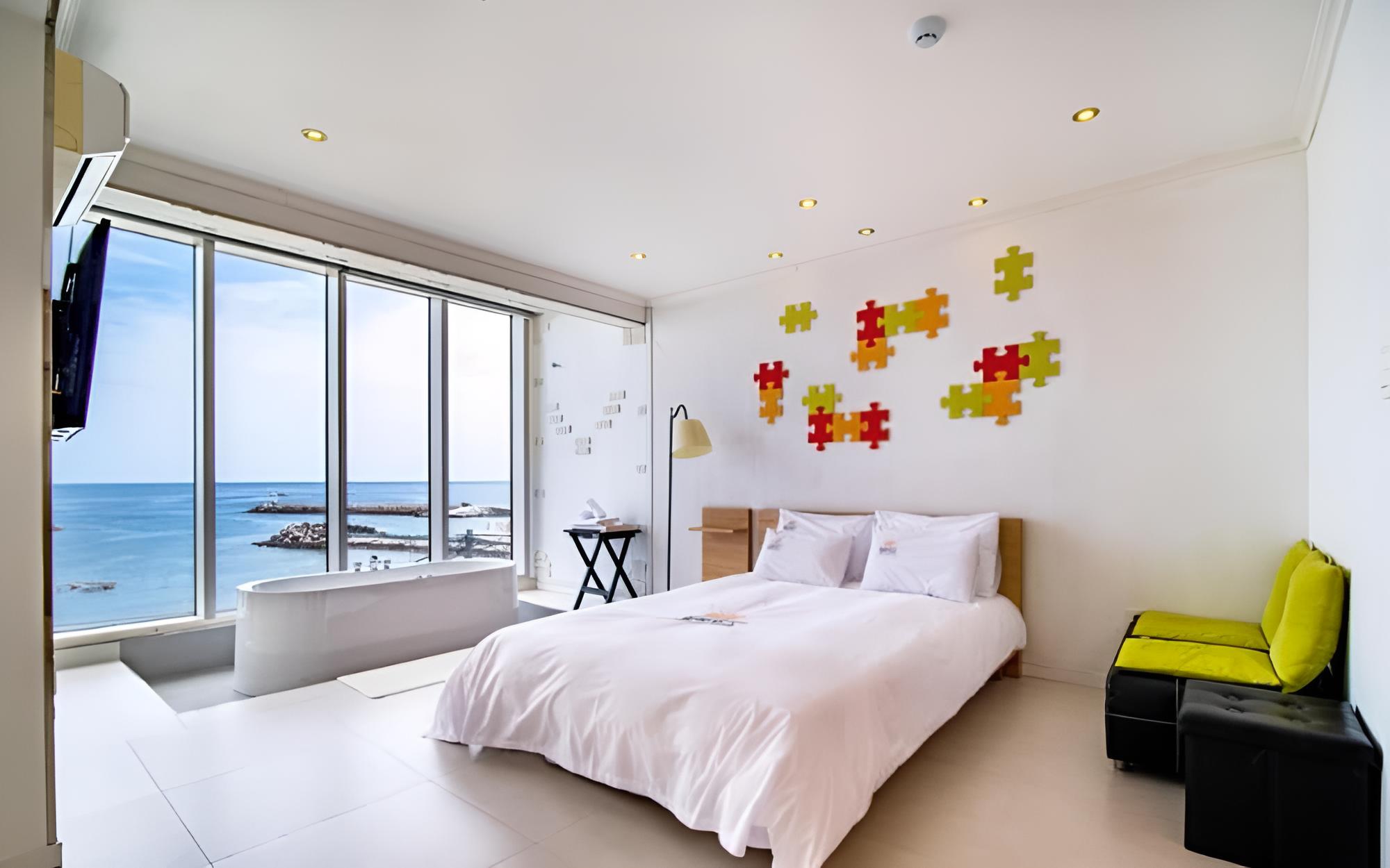 Room (505 Spa Ocean View (Netflix Mini Beam) photo 3