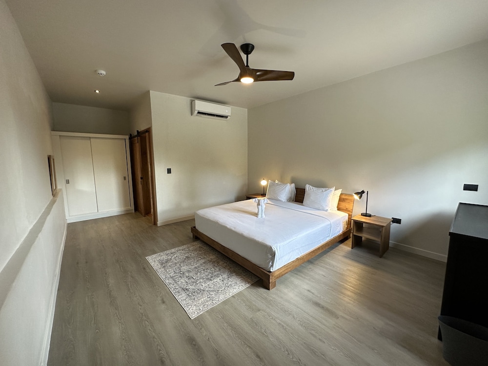 Standard Double Room, 1 King Bed photo 1