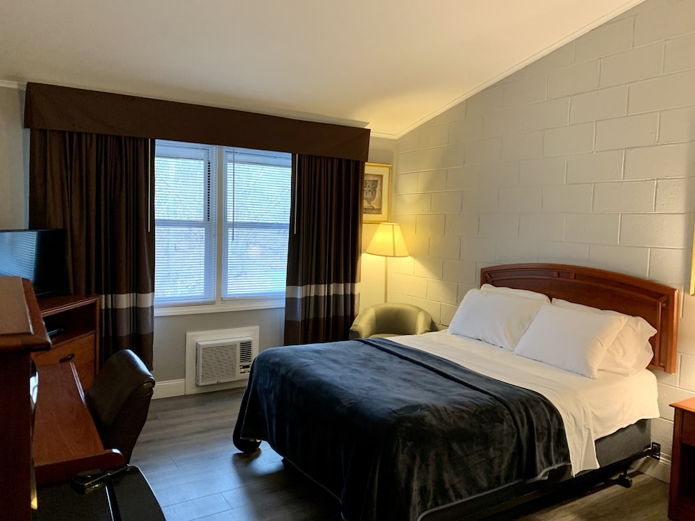 Traditional Room, 1 Queen Bed, Non Smoking, Garden View photo 1
