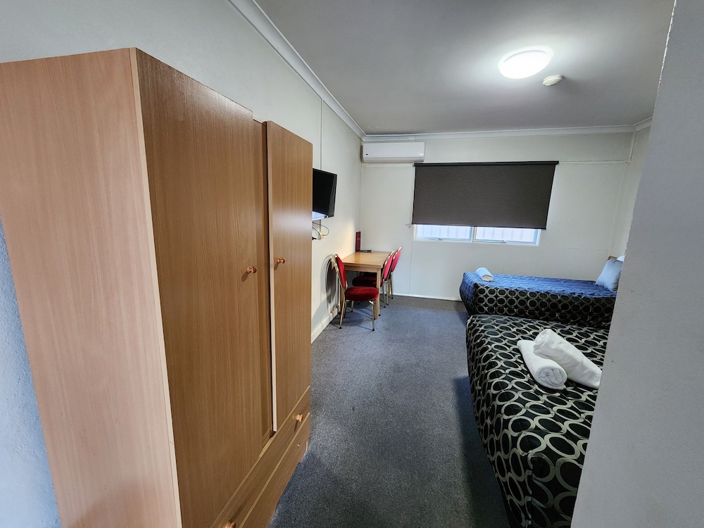 Deluxe Twin Room, 1 Bedroom, Non Smoking, Ground Floor, photo 6