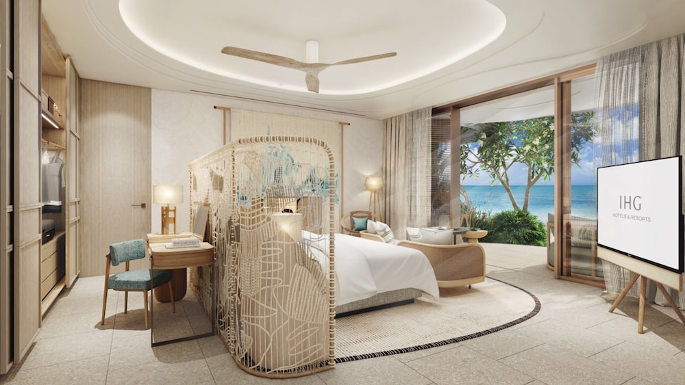 Classic Room, 1 King Bed, Lagoon View