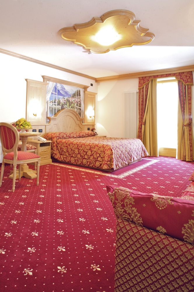 Junior Quadruple Room, Mountain View photo 1