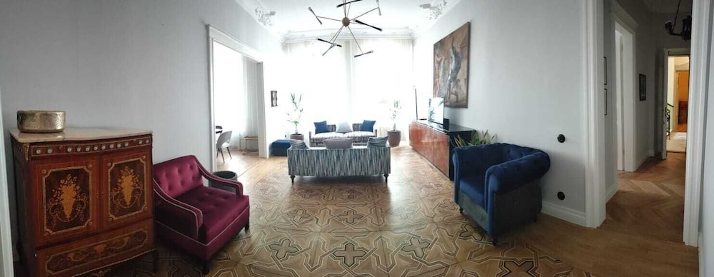 Deluxe Room (Casanova)