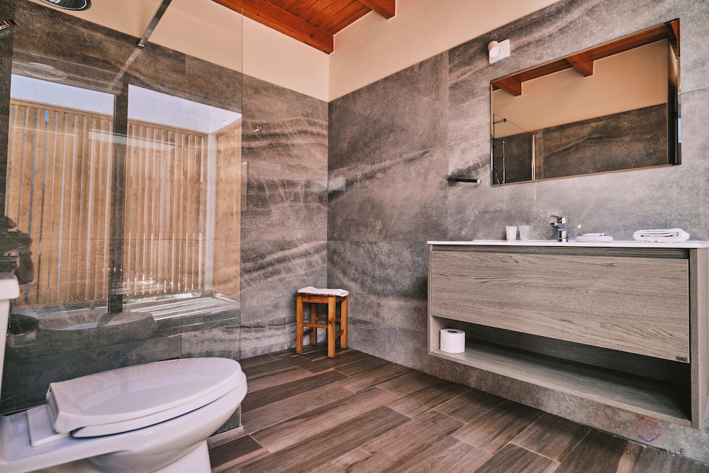 Deluxe Villa, 1 King Bed, Private Pool, Poolside photo 2