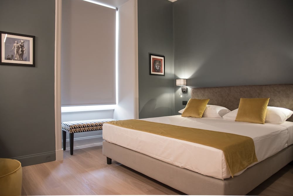 Classic Double Room, 1 Queen Bed, Refrigerator, City View photo 3
