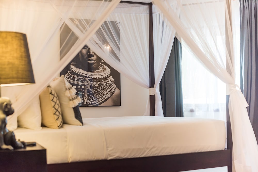 Deluxe Room - Photo 13