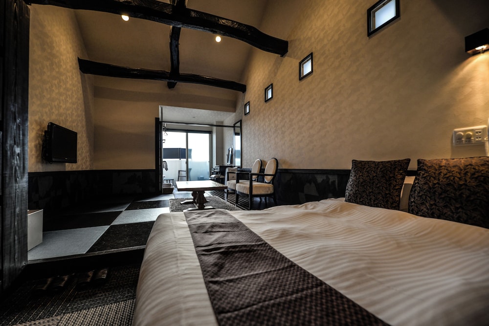 3F Corner Double Room with Hot Spring Open-Air Bath (Meal in guest room), Pet Friendly, Non Smoking photo 1