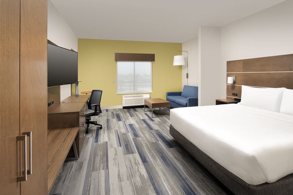 Suite, 1 King Bed, Accessible (Comm, Transfer Shower)