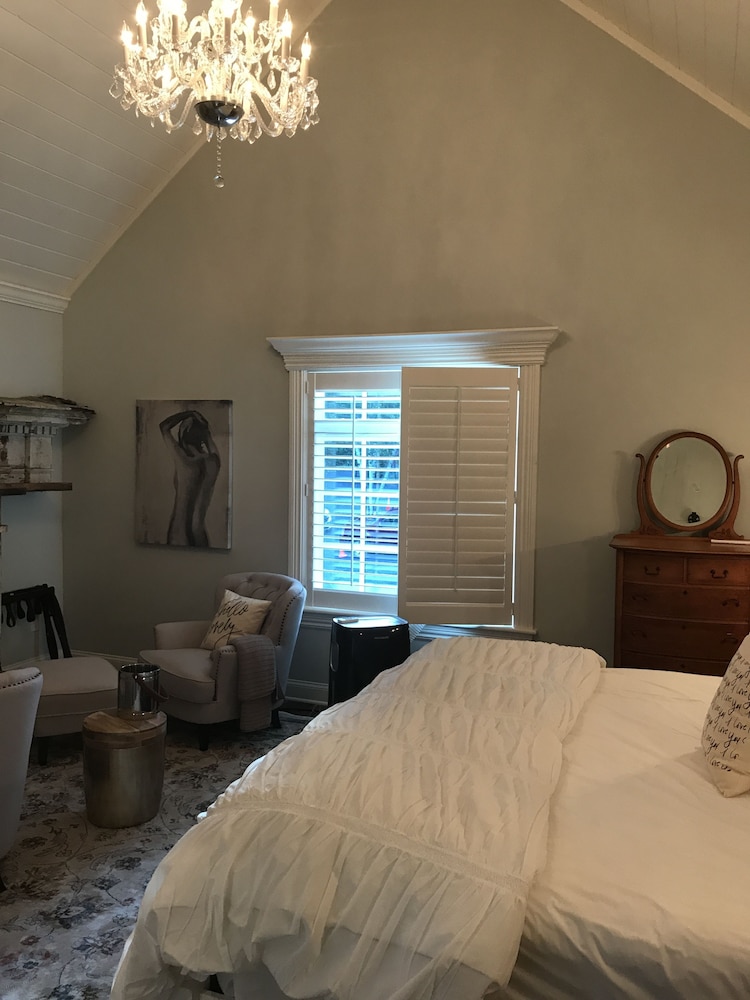 Romantic Suite, 1 King Bed, Fireplace photo 3