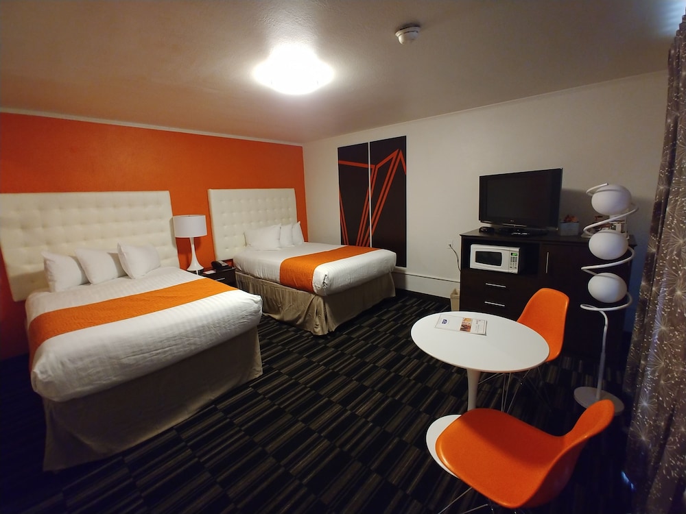 Room, 2 Double Beds, Non Smoking - Photo 2