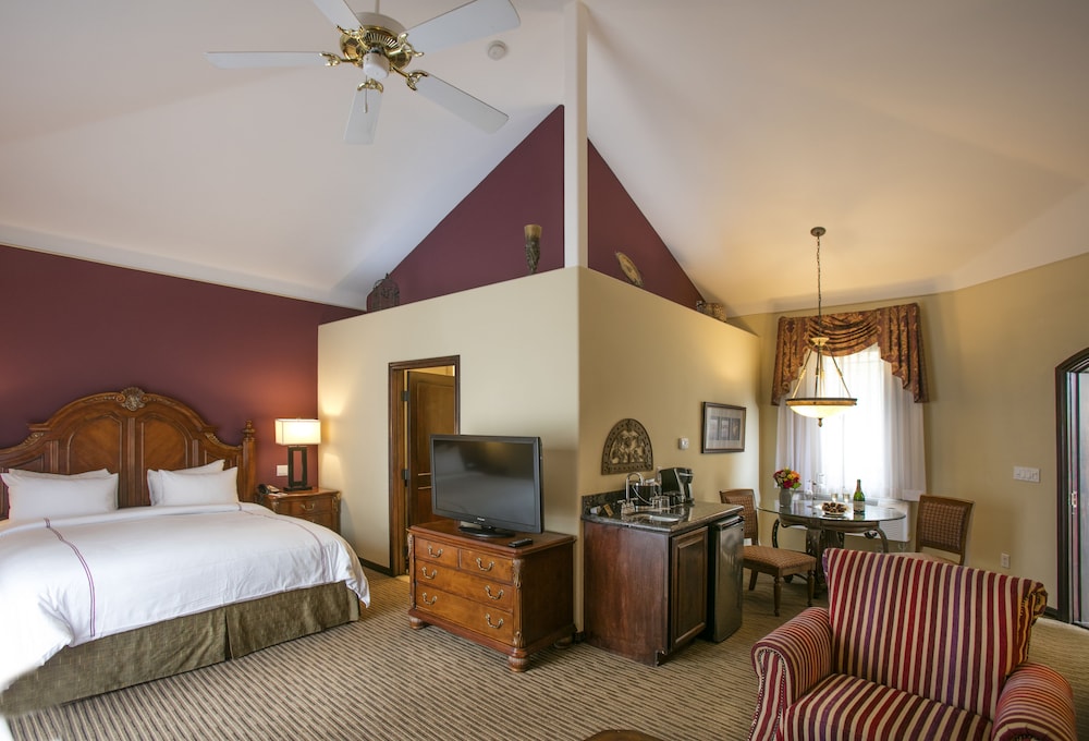 Superior Room, 1 King Bed (Mountain View King Villa) - Photo 2