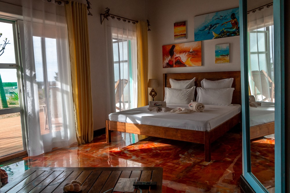 Superior Room, Non Smoking, Partial Sea View photo 2