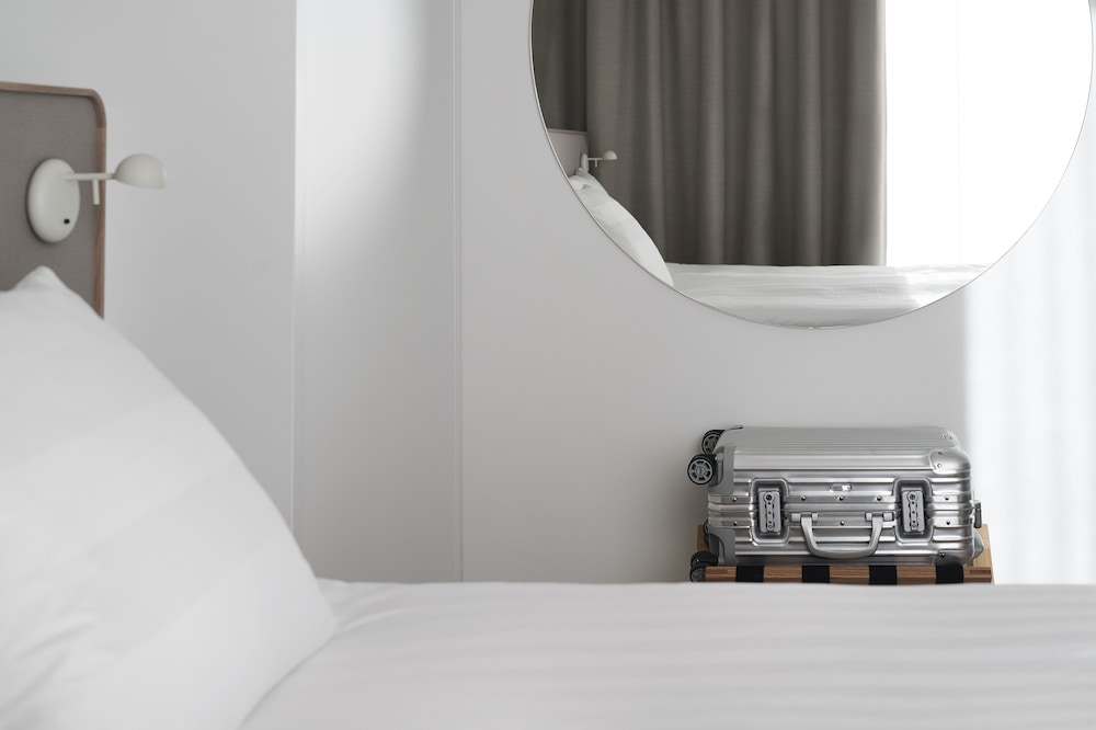 Superior Room, 1 Queen Bed (Extra Bed Possible) - Photo 3