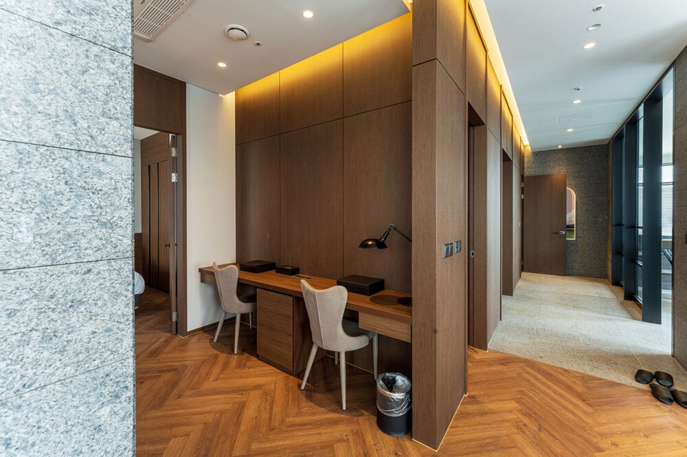 Signature Room - Photo 7